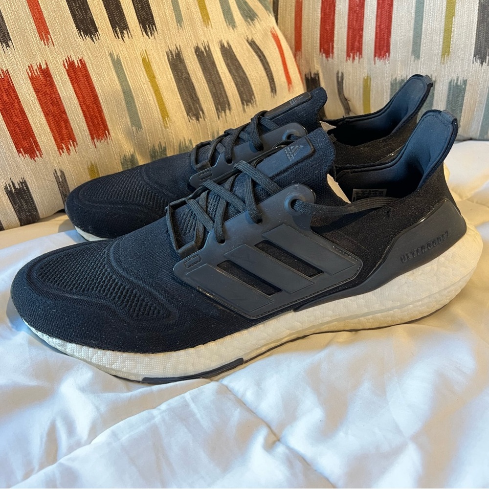 Adidas Ultra Boost 22